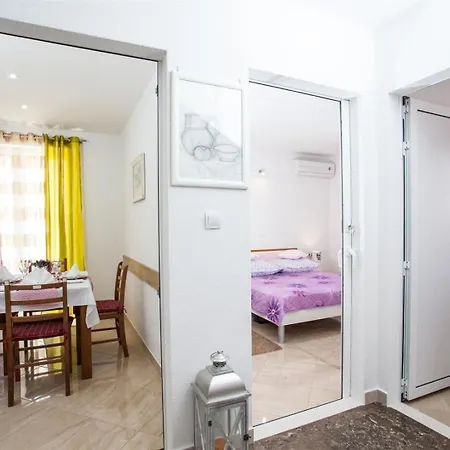 Rilka - 20m From The Sea