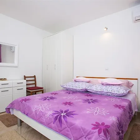 Apartment Rilka - 20m From The Sea Baska Voda