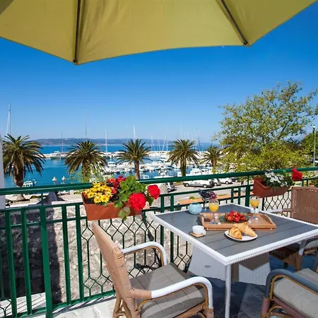 Rilka - 20m From The Sea Apartment Baska Voda
